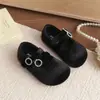 Zapatos para niña bebé y preescolar 2026 primavera nuevo estilo zapatos de terciopelo de princesa para niñas con hebilla de diamantes de imitación y punta de mango zapatos de niño bajos de una sola pieza