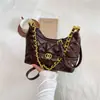 Moderna Bolso Pequeño Estilo Francés Bordado Acolchado Hilo de Cadena Bolso de Hombro Bolso Cruzado Versátil para Mujer Nuevo 2026