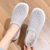 Nuevos Zapatos de Mujer Transpirables Suela Gruesa/Delgada Pantuflas Transfronterizos Medio Abiertos Envío Directo Suela Suave Slip-on Sandalias de Playa Comercio Exterior