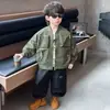 Jaqueta de trabalho legal e bonita para meninos, novo estilo 2026, casaco infantil, versão coreana, jaqueta baseball para bebê menino, cardigã com zíper para crianças