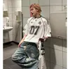 Camiseta de Malla con Estampado de Graffiti de Letras Retro Americano Transfronteriza de Manga Corta para Hombres y Mujeres Tops Deportivos Holgados Transpirables
