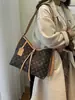 Bolsa de Ombro Retrô de Luxo Leve para Presbiopia para Mulheres Nova Bolsa Tote de Grande Capacidade para o Dia a Dia, Bolsa de Ombro Cruzada Fashion e Versátil