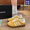 Zapatos blancos versátiles de estilo vintage para mujer, primavera y verano 2024, blanco crema, zapatillas de entrenamiento, diseño de nicho, zapatos deportivos casuales