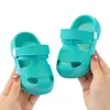 Chinelos de Verão Super Macios com Solado Macio, Fofos, para Bebês e Crianças, com Furos, para Homens e Mulheres, Antiderrapantes e Duráveis para Uso em Casa e ao Ar Livre