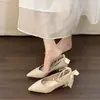 Sapatos Femininos Estilo Doce com Corrente de Pérolas Bico Fino 2026 Verão Novo Mary Jane Raso com Laço Sapatos de Casamento Estilo Fada