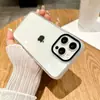 Adecuado para funda de teléfono móvil Apple 18Promax, funda de material de resina con ranura, funda Escudo Dorado para iPhone 17/16, Metal
