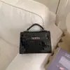 Bolsa Quadrada de Couro de Crocodilo de Luxo para Mulheres, Bolsa Transversal Elegante e Versátil, Bolsa de Mão, Novo Estilo 2026 Bolsa de Ombro Casual para Trabalho