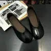 Sapatilhas femininas rasas vermelhas estilo francês, sapatilhas de balé macias de sola macia, sapatos pequenos de couro, novidade verão 2026