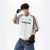 Camiseta Retrô de Manga Curta Color Block Patchwork Resistente para Homens e Mulheres, Estilo College Tendência de Verão com Estampa de Letras, Adequada para Casais