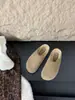 Meias-pantufas Fechadas Peludas Estilo Retrô Aumentadoras de Altura em Couro Genuíno para Mulheres, Novas Pantufas Versáteis Slip-On Estilo Birkenstock para Outono e Inverno