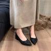 Estilo Feminino com Saia, Sapatos Delicados, Sapatos Femininos Modernos e Versáteis, Sapatos Femininos Franceses Confortáveis, Novo Estilo Primavera e Verão 2025