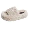 Pantuflas de felpa tipo slip-on de moda para mujer, colección otoño/invierno 2026, antideslizantes, cálidas, de suela suave, adecuadas para usar en interiores y exteriores, y perfectas para los días de pereza.