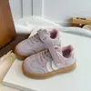 Zapatillas de entrenamiento alemanas para niñas con velcro, zapatillas casuales de suela blanda, nuevos modelos de primavera y otoño para bebés y niños, zapatillas deportivas de cuero