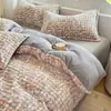 Conjunto de quatro peças em veludo bolha de alta gramatura com estampa, conjunto de três peças em veludo bolha de desenho animado fresco e fofo, roupa de cama Nantong