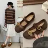 Coleção Outono 2026: Sapatos Mary Jane Femininos com Salto Escondido, Detalhe de Fivela Retrô, Salto Grosso e Design de Bico Baixo