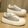 Zapatos de lona para hombre, nueva moda de otoño, zapatos casuales de suela gruesa, zapatillas ligeras y transpirables versátiles de moda, zapatos de moda de suela gruesa para hombre
