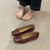 Zapatos de tacón bajo vintage de nicho con lazo para mujer, estilo nuevo Primavera/Verano 2026, estilo de noche, tacón oculto, zapatos de abuela