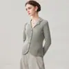 Nueva chaqueta casual de manga larga versátil, suave, de color liso, con botones y bolsillos para mujer, cárdigan de cachemira con cuello de solapa