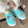 Pantuflas de Algodón Todo Incluido Co-Branded de Crayon Shin-Chan para Mujer Invierno Forradas de Felpa para Calentar Calzado de Casa Trendy Estilo K para Confinamiento en Casa