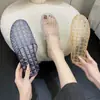 Pantuflas de Cristal para Mujer con PVC de Gelatina Transparente, Diseño Hueco, Antideslizantes, Resistentes al Olor, Adecuadas para Usar al Aire Libre en Verano, Suela Plana