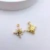Pingente Duplo de Floco de Neve Banhado a Ouro Cobre Alta Retenção de Cor Zircônia Inserida Acessórios de Joias para Pulseira Colar Brinco Feitos à Mão