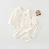 Conjunto de ropa de otoño sin costuras de algodón puro Clase A para bebé, conjunto de dos piezas de top y pantalón para niños y niñas, ropa para el hogar para las cuatro estaciones