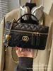 Bolsas de Alta Gama para Mujer Otoño e Invierno 2025 Nuevo Estilo Popular de Celebridad de Internet Bolso de Mano para el Trabajo Bolso Cruzado Tipo Cubo con Cadena Acolchada