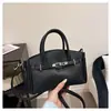 Bolso de Moda de Estilo Nuevo y Tendencia para Mujer, Directo de Fábrica de Comercio Exterior Transfronterizo, Adecuado para el Uso Diario y para Ir al Trabajo