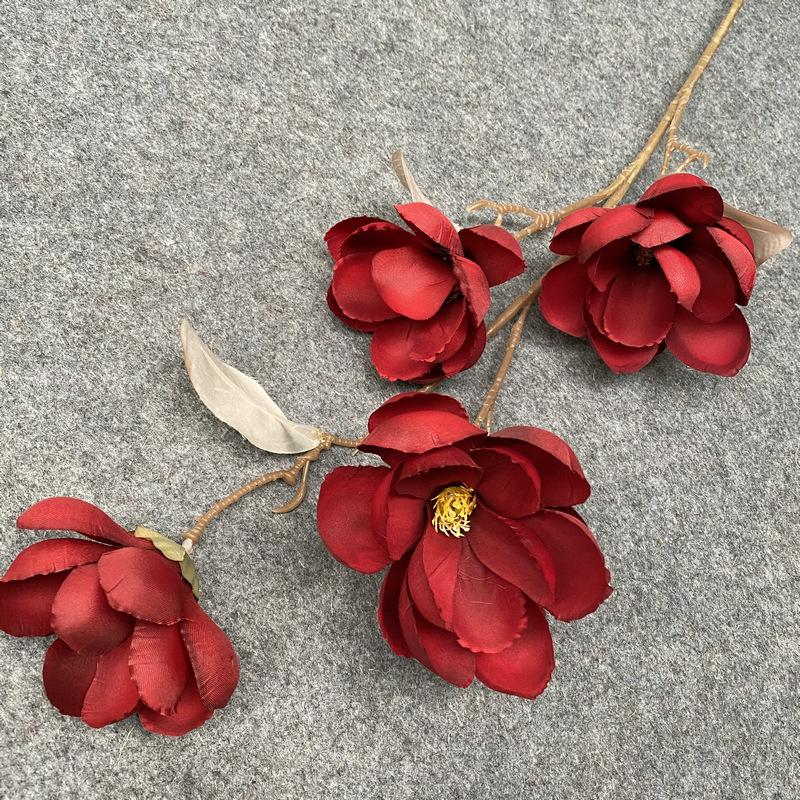 暗红色