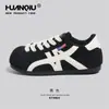 Sapatos Femininos Globais 2026 Outono Vinho Tinto Sola Grossa Tênis Brancos Sapatos Plataforma Versátil Plano Aumenta Altura Tênis Esportivos