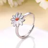 Anillo de Margarita Giratorio de Tendencia en Tiktok para Mujeres, Anillo de Flor Giratoria de Moda Estilo Coreano, Elecciones de Influencers, Único y Versátil