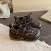 Tênis de Treino Alemão Estilo Coreano para Meninas com Forro de Fleece e Estampa de Leopardo 2026 Novidades de Inverno Sapatos Esportivos Macios para Meninas Bebês Sapatos de Algodão