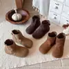 Botines Infantiles 2026 Otoño/Invierno Nuevos Estilo Coreano Zapatos Infantiles Botines Cortos de Suela Suave para Niñas Versátiles Botas Bebé Birkenstock Comercio Exterior