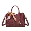 Bolsa de Mãe Bordada Estilo Chinês de Nicho Nova Primavera Bolsa de Mão Versátil Feminina Multi-Uso Ombro Transversal Sacola