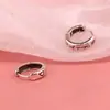 Pendientes de Aro Grandes de Artesanía Vintage con Letras Moda Clips para Orejas Simples con Letras Diseño de Nicho Personalidad Pendientes Elegantes de Gama Alta para Mujer