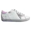 Sapatos Sujos Pequenos de Estrelas Femininos 2024 Novos Casuais Board Shoes Planos Retrô Velhos Sujos Sapatos Brancos Pequenos de Casal Tendência