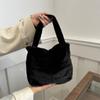 Bolso de mano de felpa estilo occidental, sencillo, estilo coreano, para principios de primavera 2024, nuevo y versátil, bolso de mano para hombro y axila.