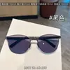 Gafas de sol plegables de nuevo estilo para mujer, montura grande de moda, ultraligeras, portátiles, adelgazantes, aspecto natural, protección UV 9907