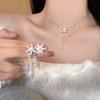 Collar de borla de copo de nieve de perlas para mujer otoño e invierno moda estilo occidental versátil accesorios celebridad de internet nicho de lujo ligero cadena larga para suéter