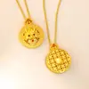 Tienda de Oro Mismo Estilo Oro Arena Diamante Incrustado Moneda de Cobre Bestia Auspiciosa Colgante Estilo Retro para Mujer Moda Hueco Redondo Collar Suministro en Vivo