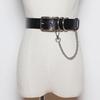 Cinturón cóncavo distintivo para mujer, nuevo cinturón de cuero PU con hebilla de pasador, cadena colgante, popular cadena decorativa punk para la cintura.