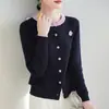 Cardigan de Lã Fina 26 Estações (Primavera e Outono) para Mulheres, Jaqueta com Gola Redonda Bordada Flor de Rosa, Suéter Tricô Colorido Casual Solto