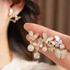 Pendientes de Plata con Baño de Oro Real y Aguja de Plata con Circonita, Mariposa de Nácar y Perlas; Pendientes Elegantes y Exquisitos con un Toque de Lujo Ligero y Gama Alta