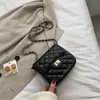Bolsa Pequena Tendência 2025 Nova Moda Popular Estilo Coreano Versátil Ombro Transversal Ins Moda Bolsa Acolchoada com Corrente