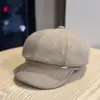 2026 Nuevo Estilo Sombrero Octagonal Estilo Británico para Mujer, Otoño e Invierno Logo de Pedrería Boina Retro, Boina Versátil que Adelgaza el Rostro