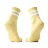 Calcetines de yoga transfronterizos para mujer, hechos de algodón puro, resistentes al olor, transpirables, con características antideslizantes de silicona, longitud hasta la mitad de la pantorrilla, adecuados para Pilates y fitness, venta al por mayor