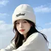 Gorro de Punto Bordado Versátil Nuevo para Otoño e Invierno Muestra la Cara Más Pequeña Gorro Frío Estilo Coreano Cálido Muestra la Cara Más Pequeña Protección para los Oídos Gorro de Punto