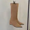 Nueva colección Otoño-Invierno 2026: Botas altas hasta la rodilla para mujer con un tacón ligeramente elevado, diseñadas para hacer que las piernas parezcan más delgadas, con una silueta de pierna recta y un estilo ecuestre a la moda.