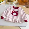 Sudadera de rayas para niña, nuevo estilo primavera y otoño, lindo parche de gato, dobladillo con volantes, dulce top tipo jersey para bebés