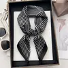 Nuevo Pañuelo Cuadrado Pequeño de Rayas Minimalista para Mujer, Pañuelo de Seda Sintética para Primavera y Verano, Protector de Cuello, Cinta para el Cabello, Pañuelo para la Cabeza